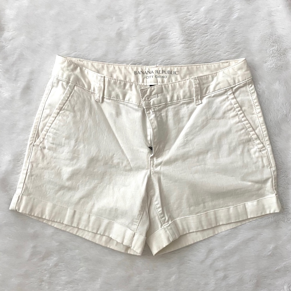 🎉 4/$30 🎉 Banana Republic White Shorts